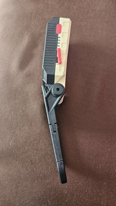 Lanterna LED portabila pliabila