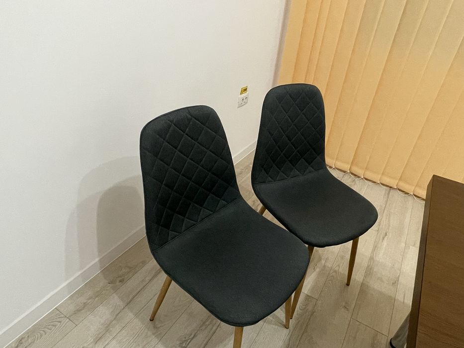 Set 4 scaune noi, Jysk