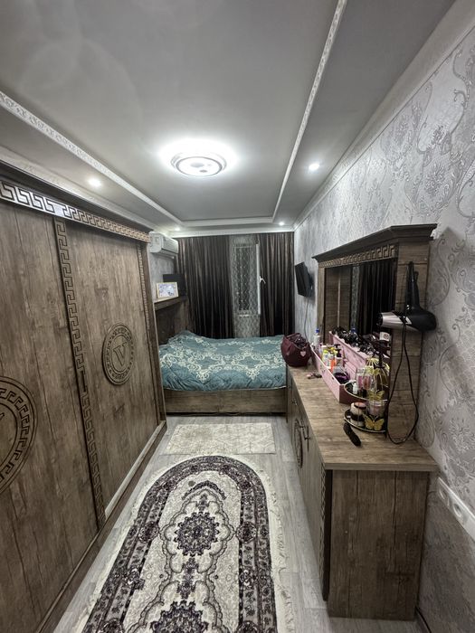 Продается 4 комнатная квартира. Чирчик. Троицк