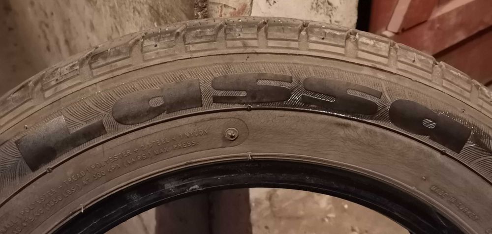 Продавам 2 броя зимни гуми 175.65.14 на 1 сезон дот 2019 Lassa