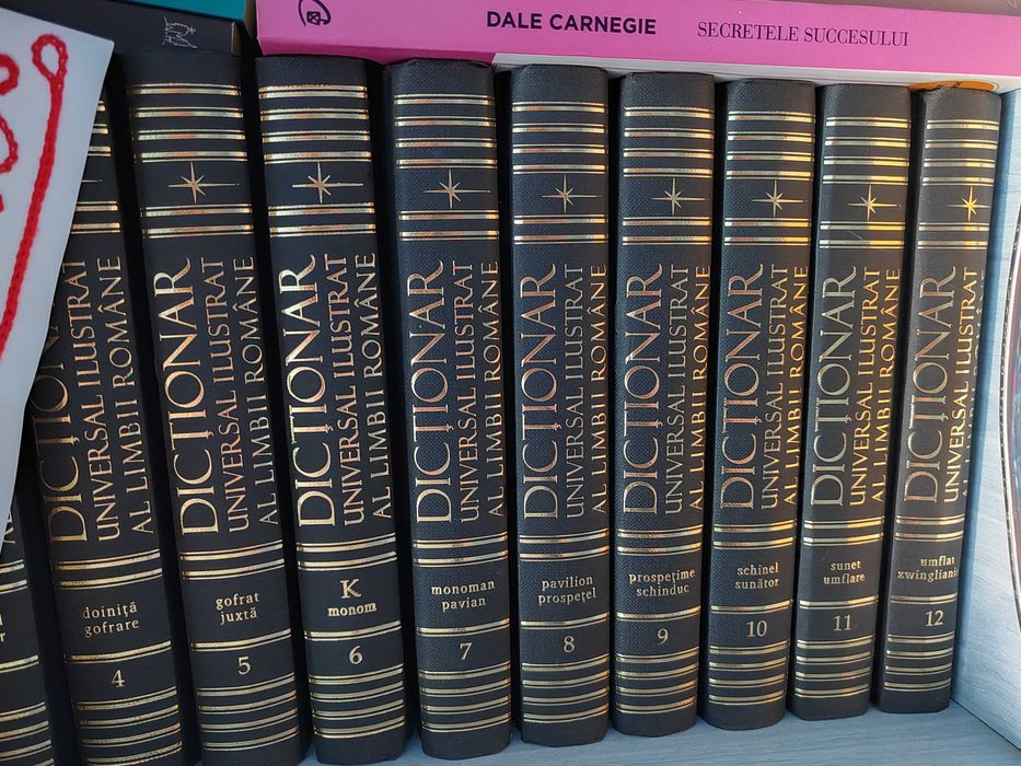 Vand set 12 cărți Dicționar
