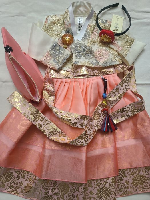 Национальный корейский костюм ханбок на годик