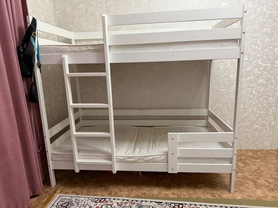 Двухярусная кровать 90*200