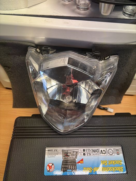 Far Honda CB125F 2015