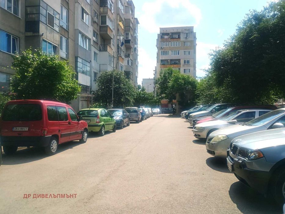 Продава се Тристаен апартамент в София, Фондови жилища - 84 кв.м за 2096 €/кв.м - Снимка #16