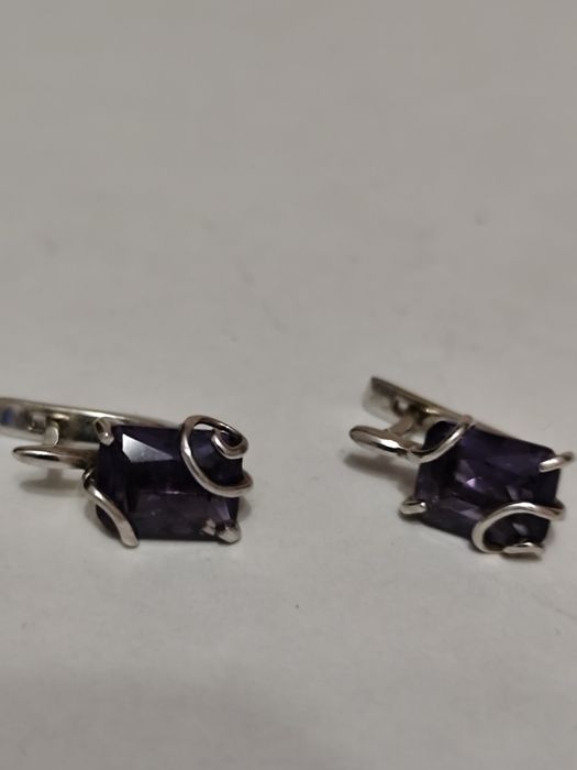 Продам серьги в хорошем состоянии