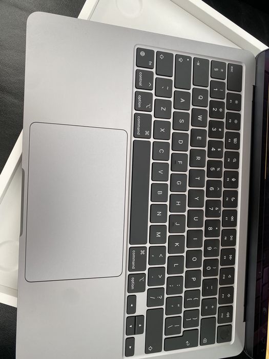 MacBook Air M2 13.6-inch/ 256 Gb / Silver / Cod produs: 9X4T