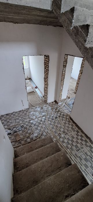 Бухоро 2 этажлик кв 300 $ доллордан Участка сотилади 2 + падвал