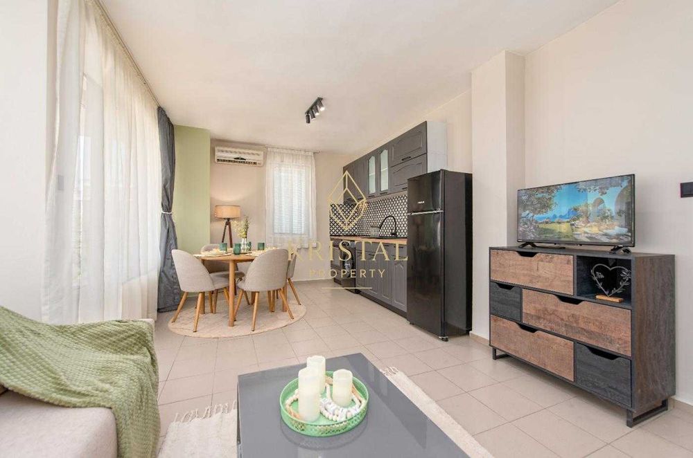 Продава се Тристаен апартамент в к.к. Слънчев бряг - 81 кв.м за 1210 €/кв.м - Снимка #2