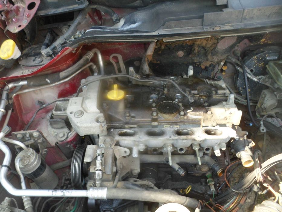 Рено Меган Сценик 1.6 16 в 107 к.с.2001 год.Само на части