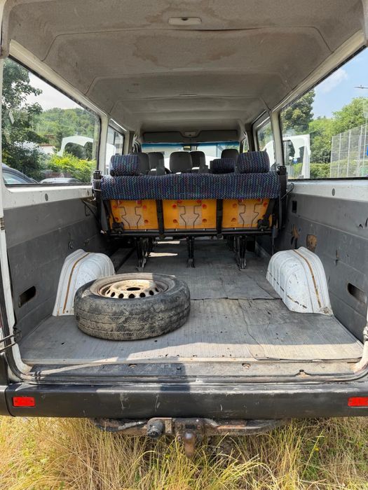 Vând Mercedes Sprinter 211 CDI, an 12/2005, M1 8+1 locuri,ampatament lung