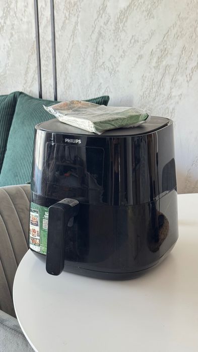 „Philips Airfryer Essential / Series 2000 – 6,2 L, Rapid Air“
