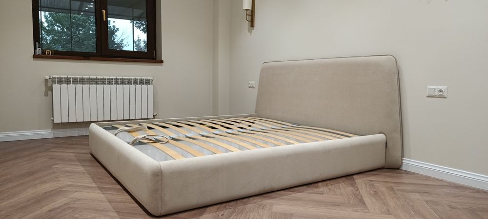 Современная мягкая кроватьпо доступной цене