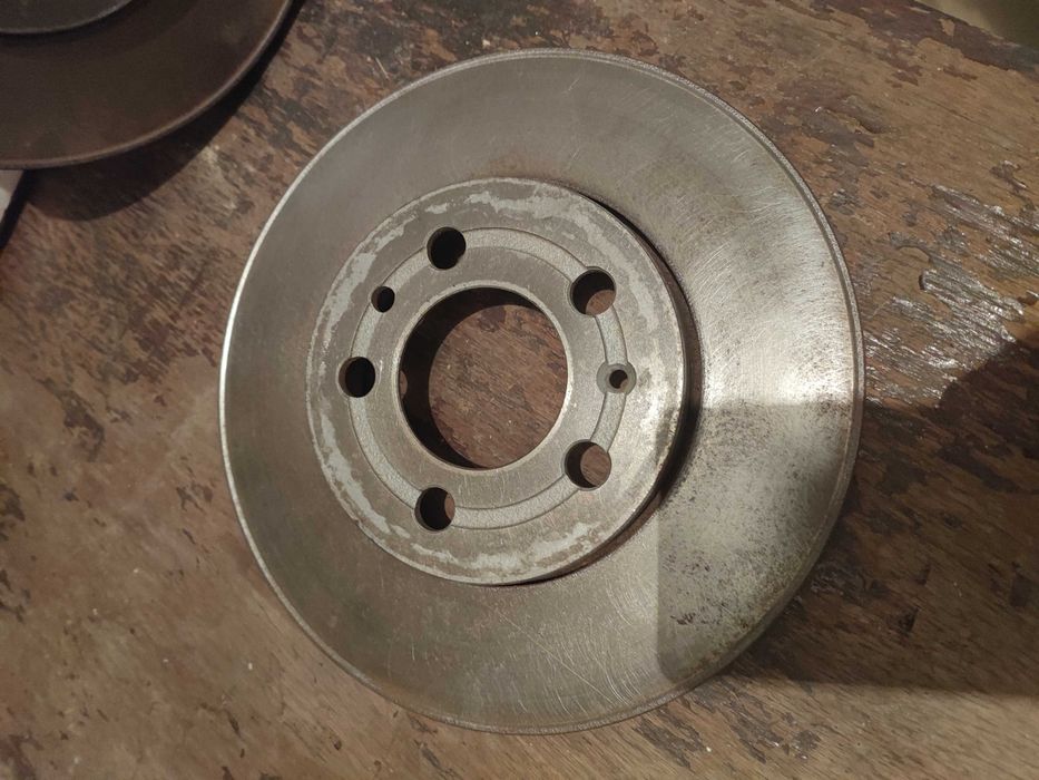 Предни ДИСКОВЕ ШКОДА РАПИД 2018 256см