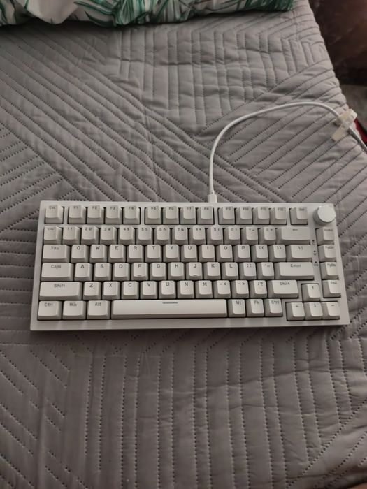 Продаю. Aula f75/ajass ak820