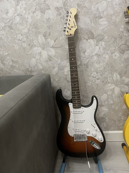 Электрогитара Squier