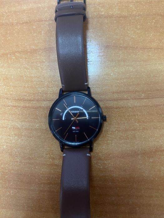 Продамм часы casio