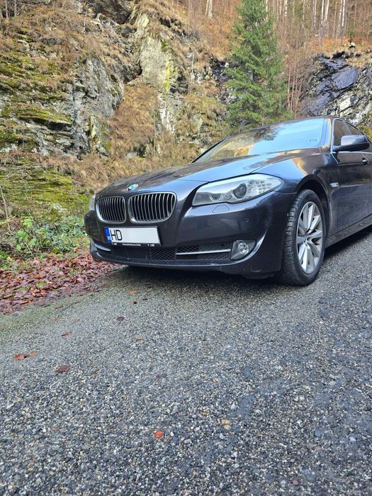 BMW Seria 5 BMW Seria 5 525D xDrive • Navi mare • Piele • Keyless • Trapa