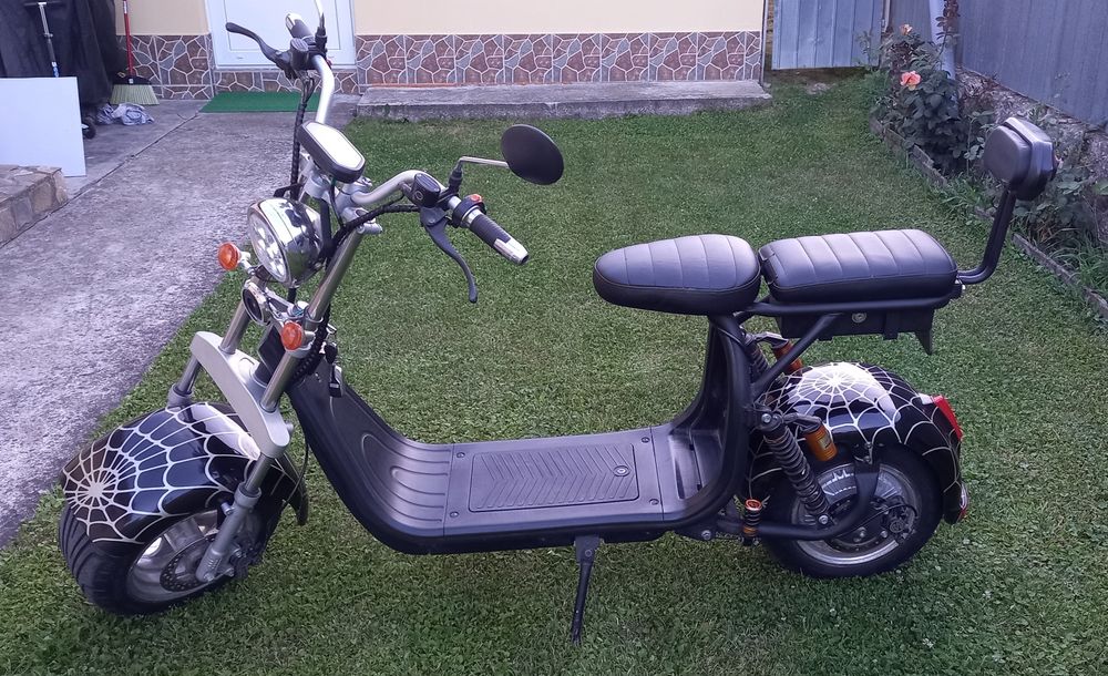 Scuter de vânzare