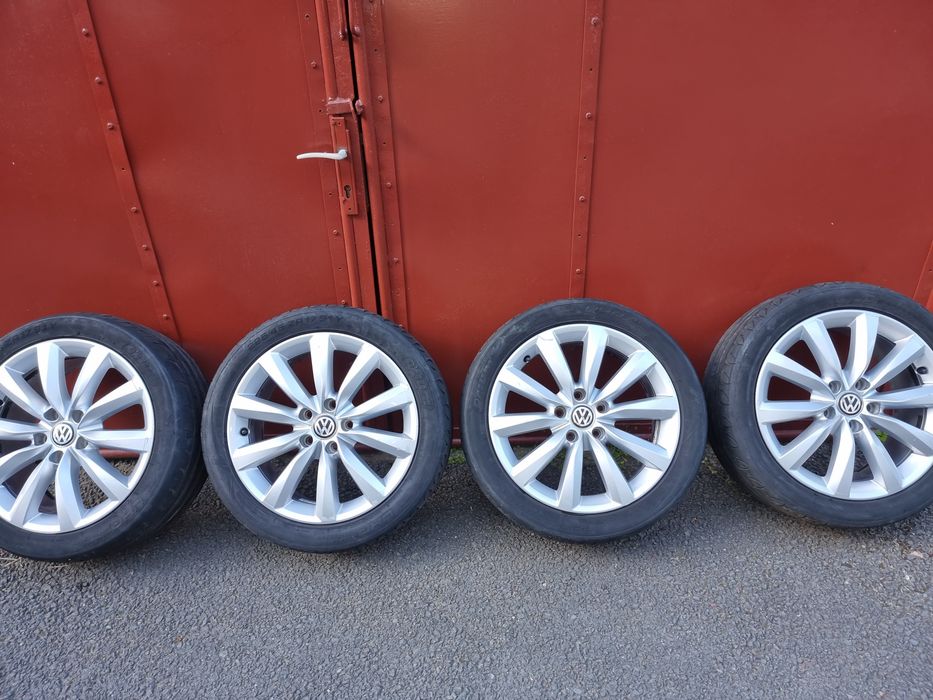 Se vinde  jante cu cauciucuri  !