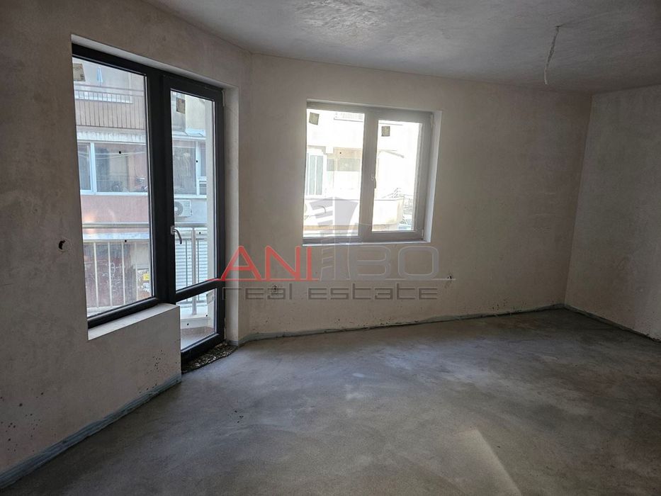 Продава се Двустаен апартамент в Варна, Колхозен пазар - 54 кв.м за 1030 €/кв.м - Снимка #1