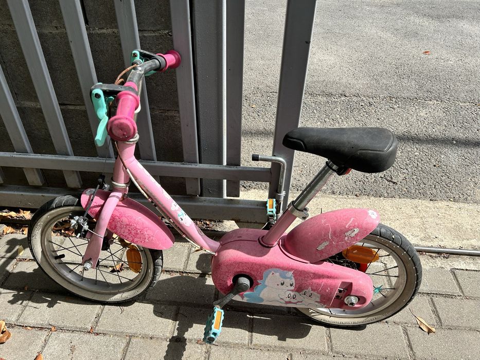 Bicicleta copiii 3-5 ani stare uzata cu tot cu roti ajutatoare
