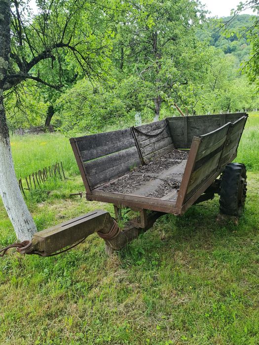 Vând tractor U650