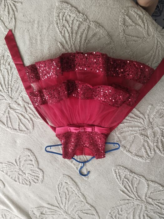 Продам платья детские