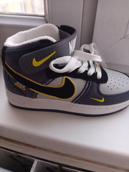 Продам детскую обувь для мальчика.