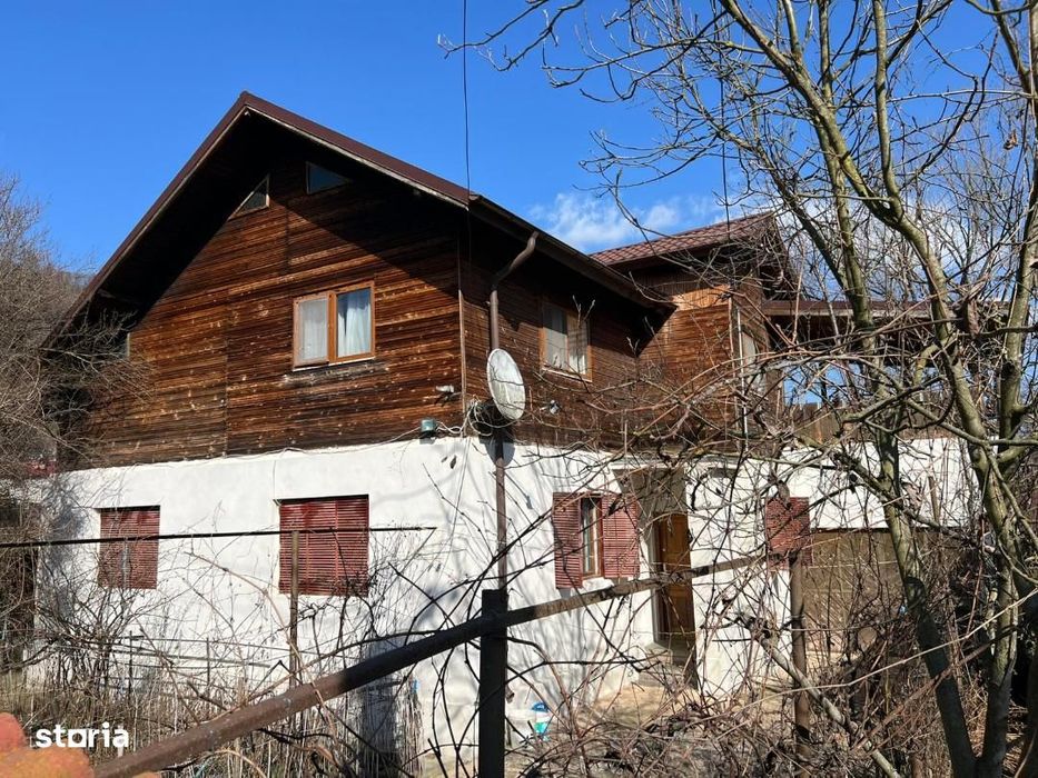 Casa la tara locuibila, cu gradina, ideala pentru liniste si relaxare