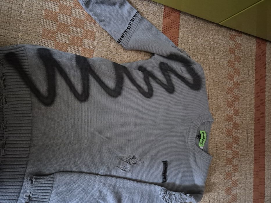 Свитер серый теплый