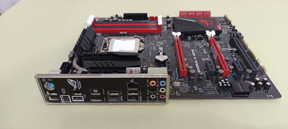 Placa de baza Gaming Asus Maximus VI Hero generatia 7 soket 1150