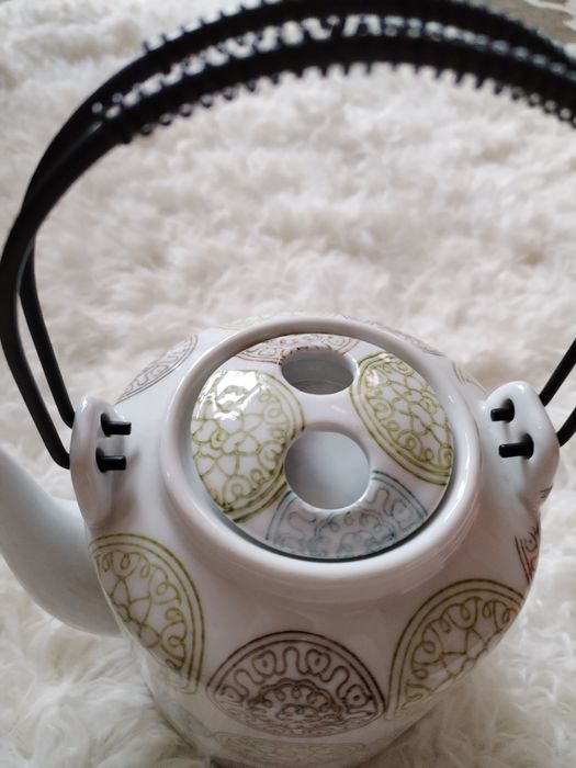 Set ceainic ceramic cu patru ceșcuțe