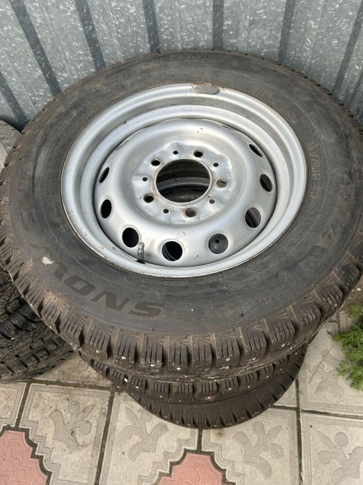 Продам комплект зимних колес
