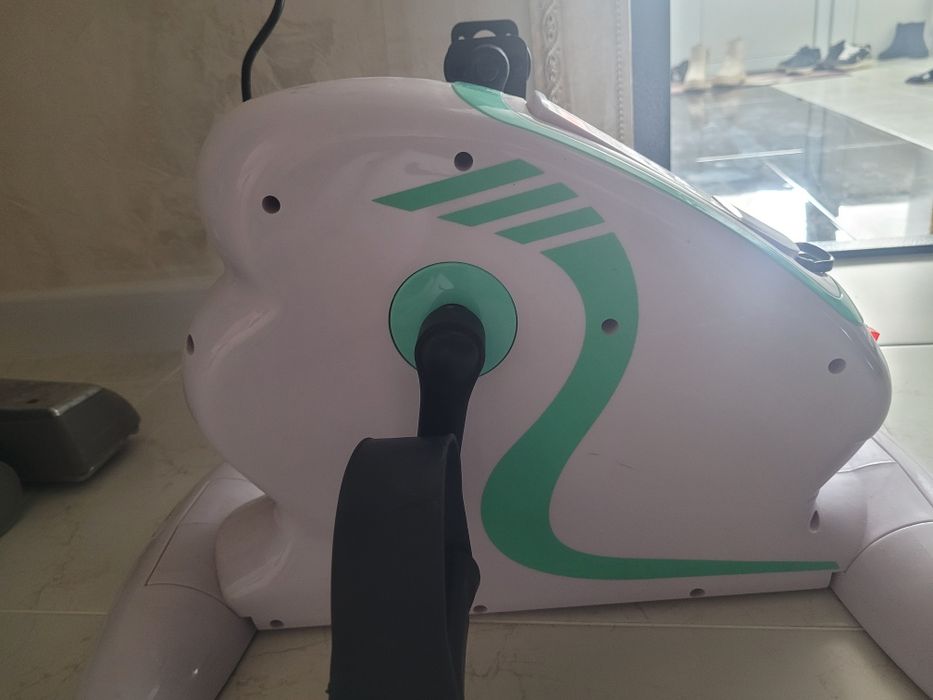 Велотренажер для фитнеса