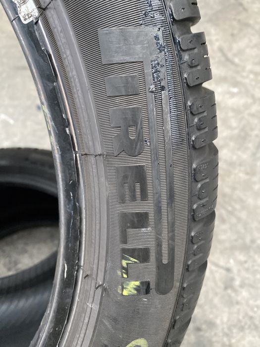 295/35/19 Pirelli