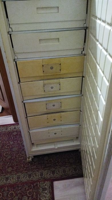 Продам морозилку бренда Бирюса.