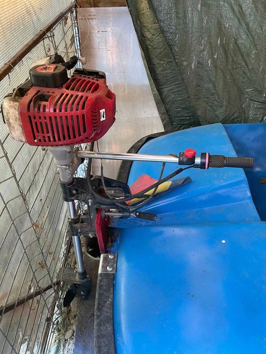 vand barca dubla,cu motor si carucior de manevra