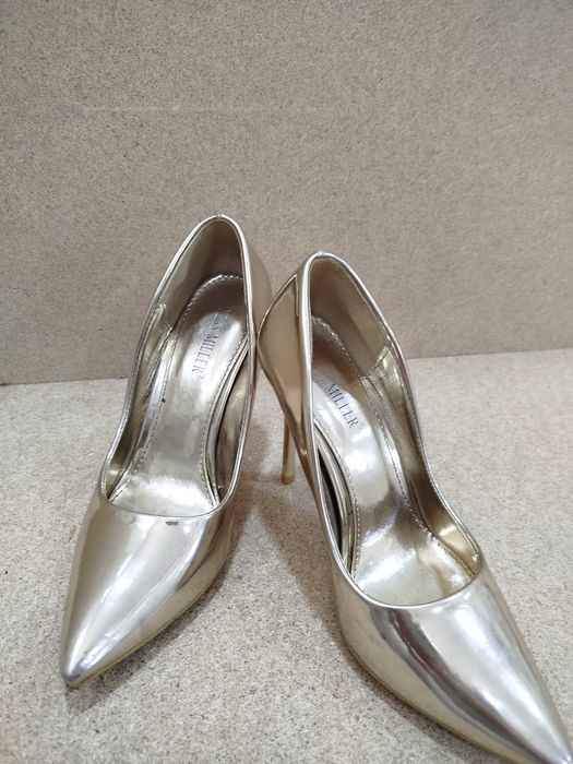 Ayyolar uchun poshnali tuflik