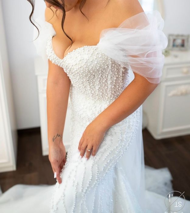 Vând rochie de mireasă  Royals