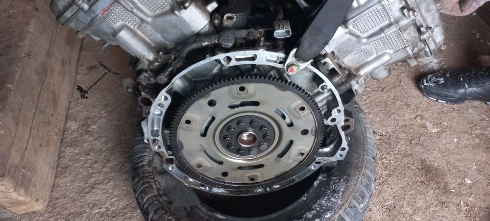 Двигатель  на запчасти  от LS  460