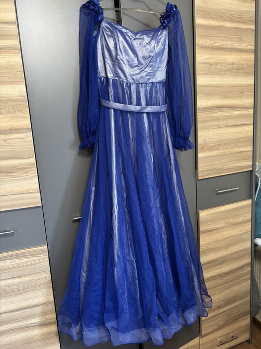 Элегантное вечернее платье