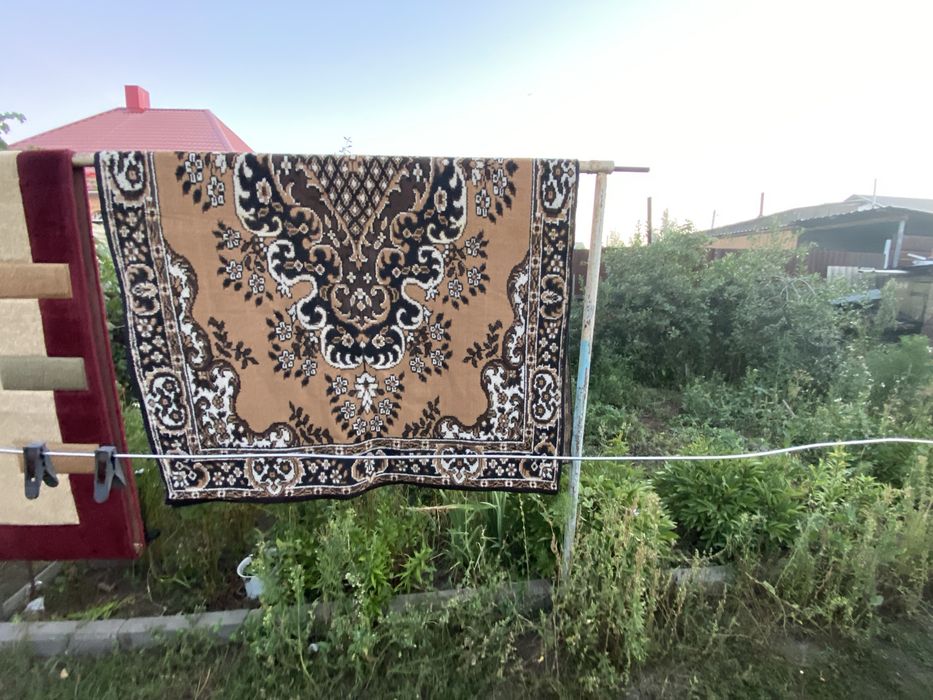 Продам ковёр 1,4*2,0 б/у