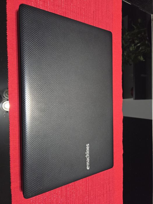 Laptop de vanzare pentru piese/reparat