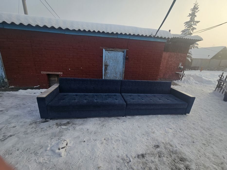Продам диван  хорошым состояние