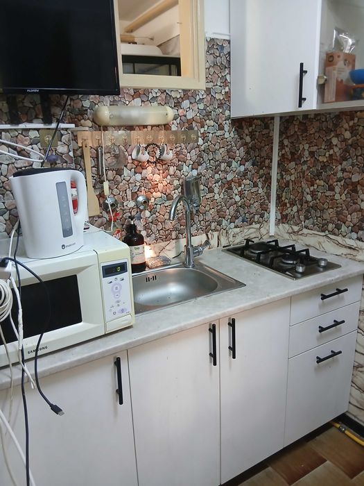 Caut colega garsoniera Bucuresti sector 4 , fata seriasa 650 lei plus utilitati