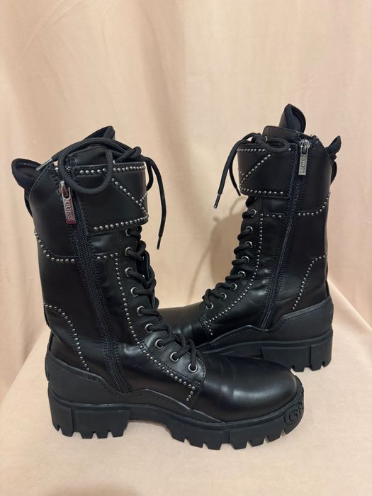 Ghete Guess negre de piele cu ținte