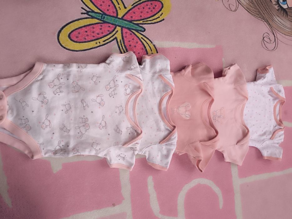 Лот от дрехи за момиче 6-9 месеца + лот играчки за момиче