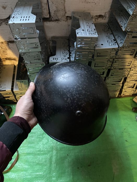 Винтидж рядък модел, качествена и красива Швейцарска каска