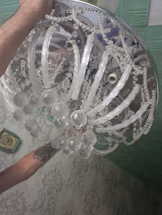 Продам люстру 4 положения света